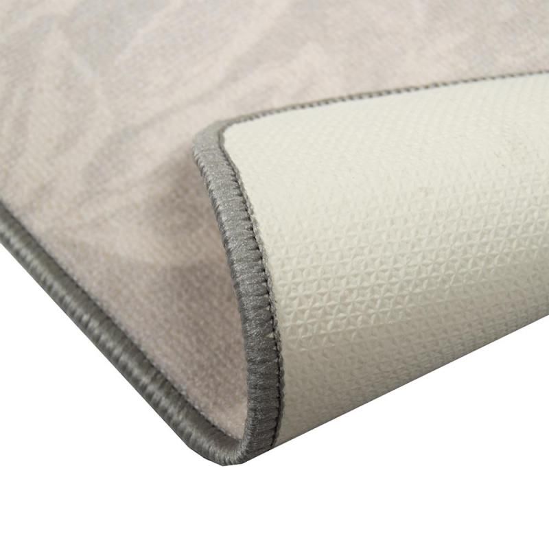 Bella harmaa matto, eri kokoja