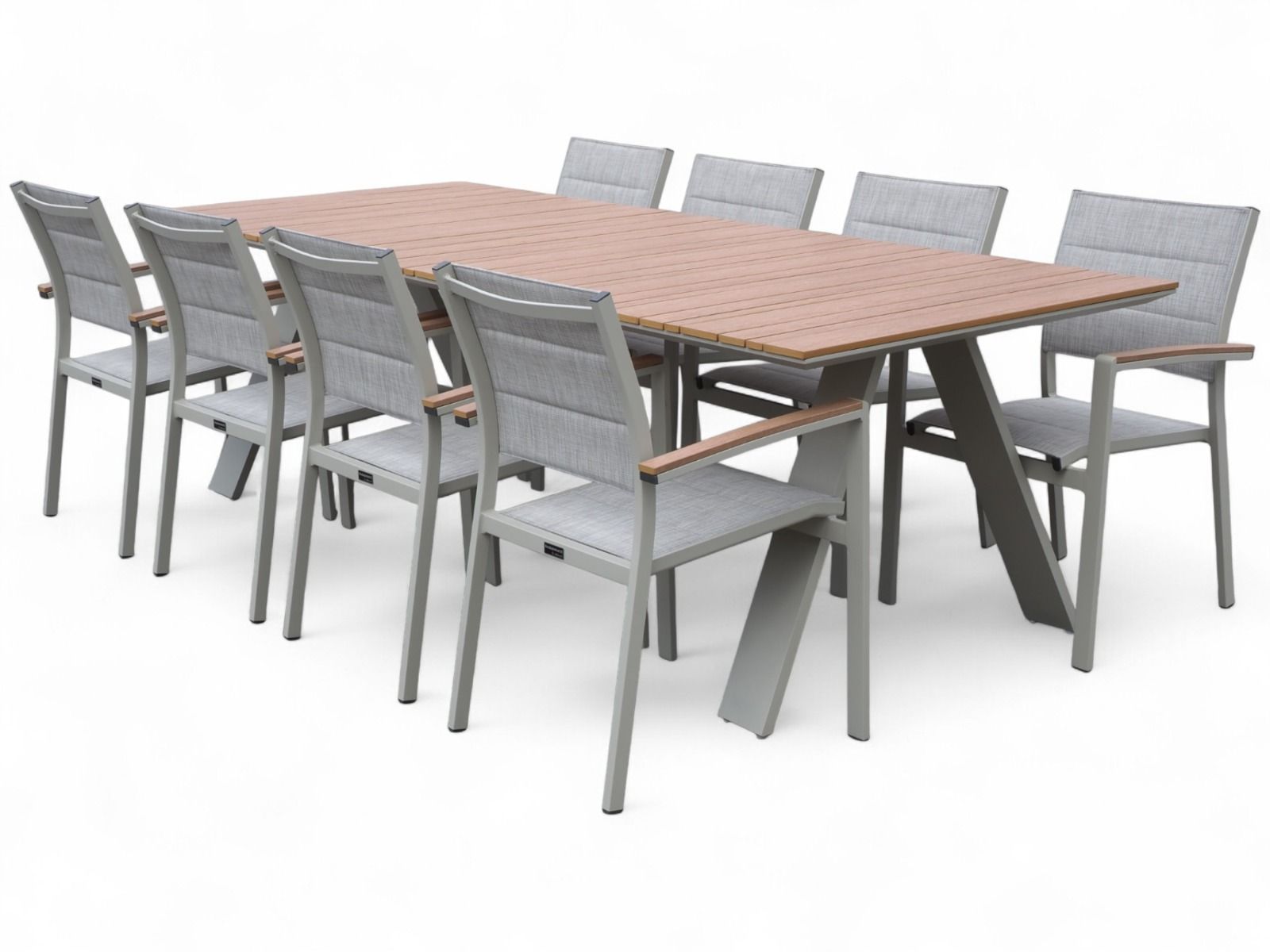 Cannes pöytä 250 cm ja kahdeksan Tango tuolia