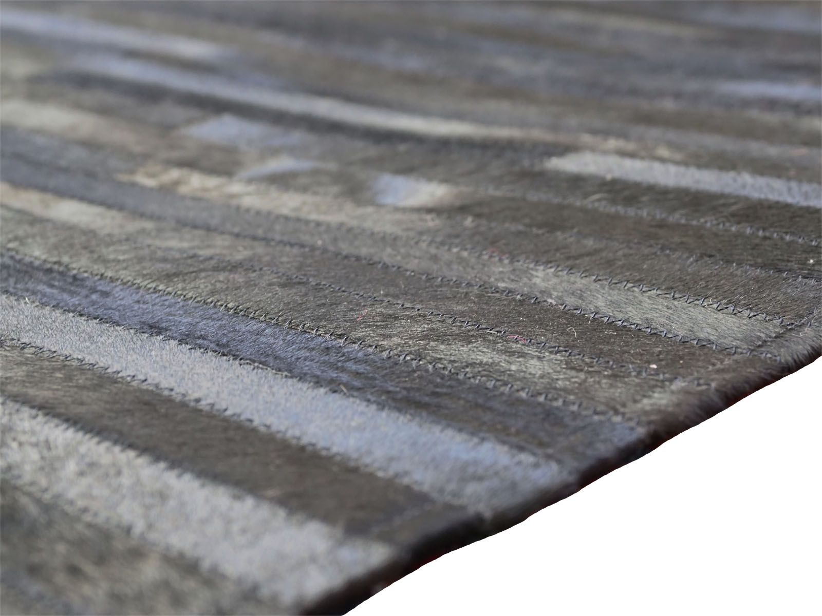 Härännahka-matto musta, raita 160x230 cm