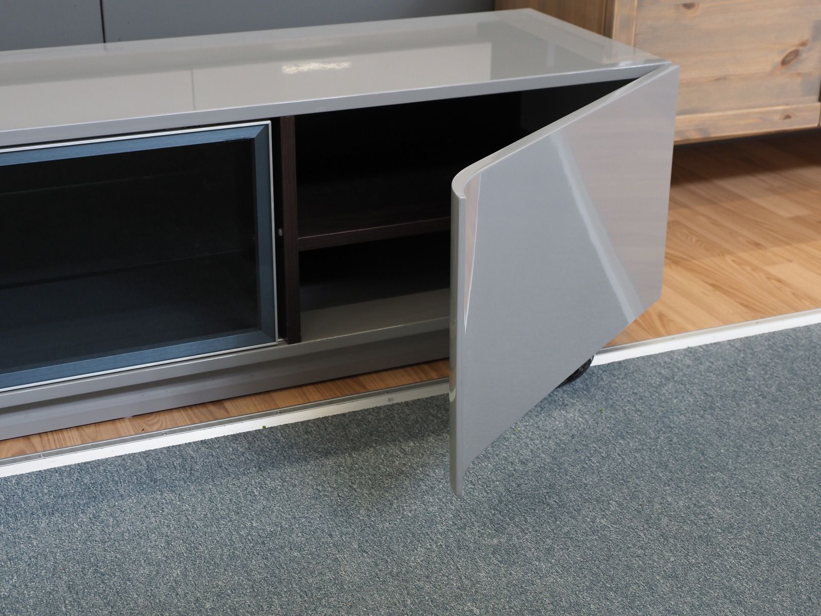 Adolf Design Madrid TV-taso 180cm, korkeakiilto