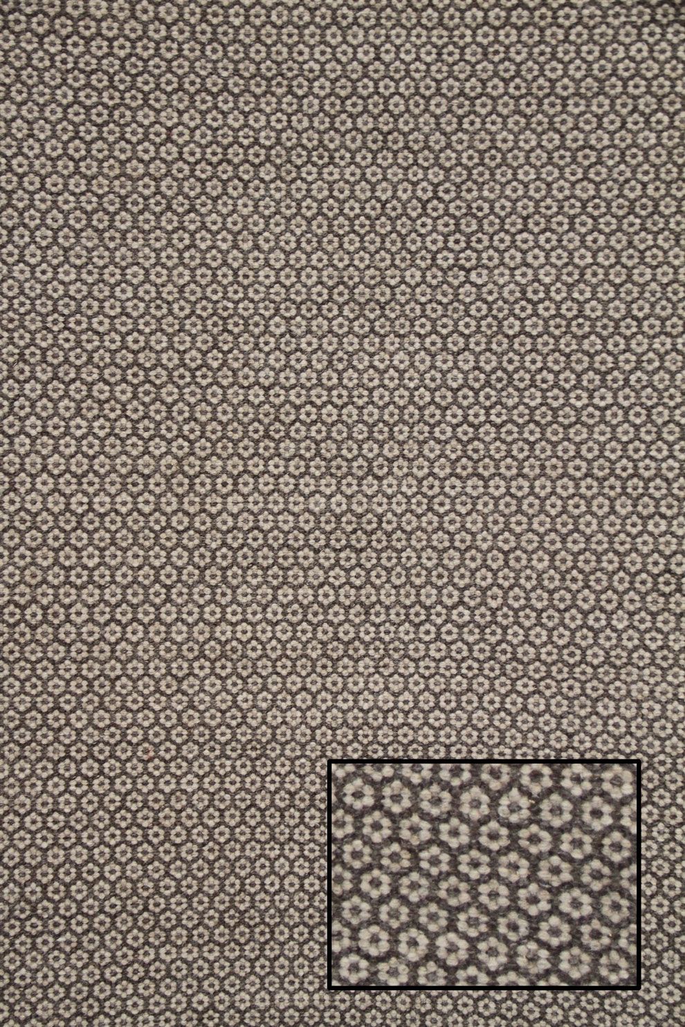 Käsinkudottu Flower-villamatto ruskea, eri kokoja