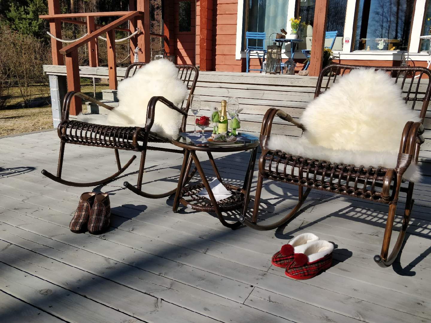 Golden Age sivupöytä, ruskea