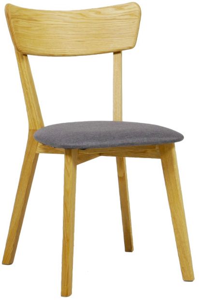 Halla tuoli massiivitammisella rungolla luonnonvärisenä. Tuolin selkänojalauta on vain tuolin yläosassa ja se on kaareva. Pehmustettu istuin, jonka verhoiluväri on valittavissa. Kuvassa harmaa kangasistuin.