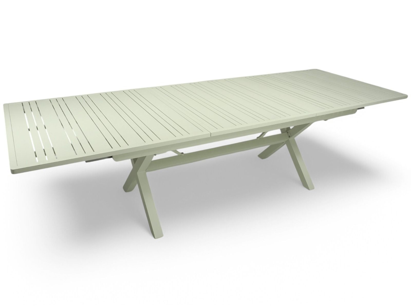 Hanko ruokaryhmä jatkopöydällä ulos