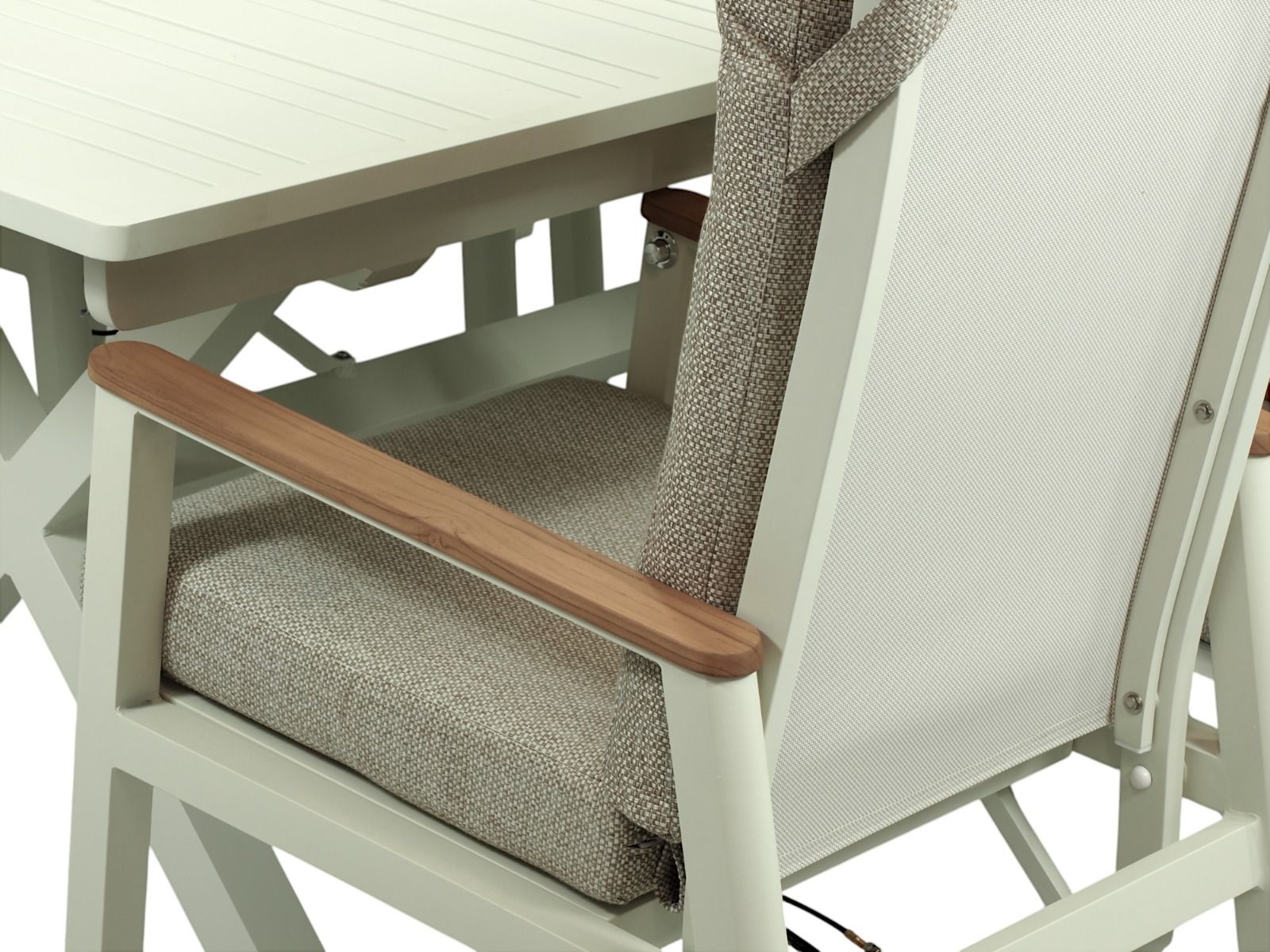 Hanko ruokaryhmä jatkopöydällä ulos