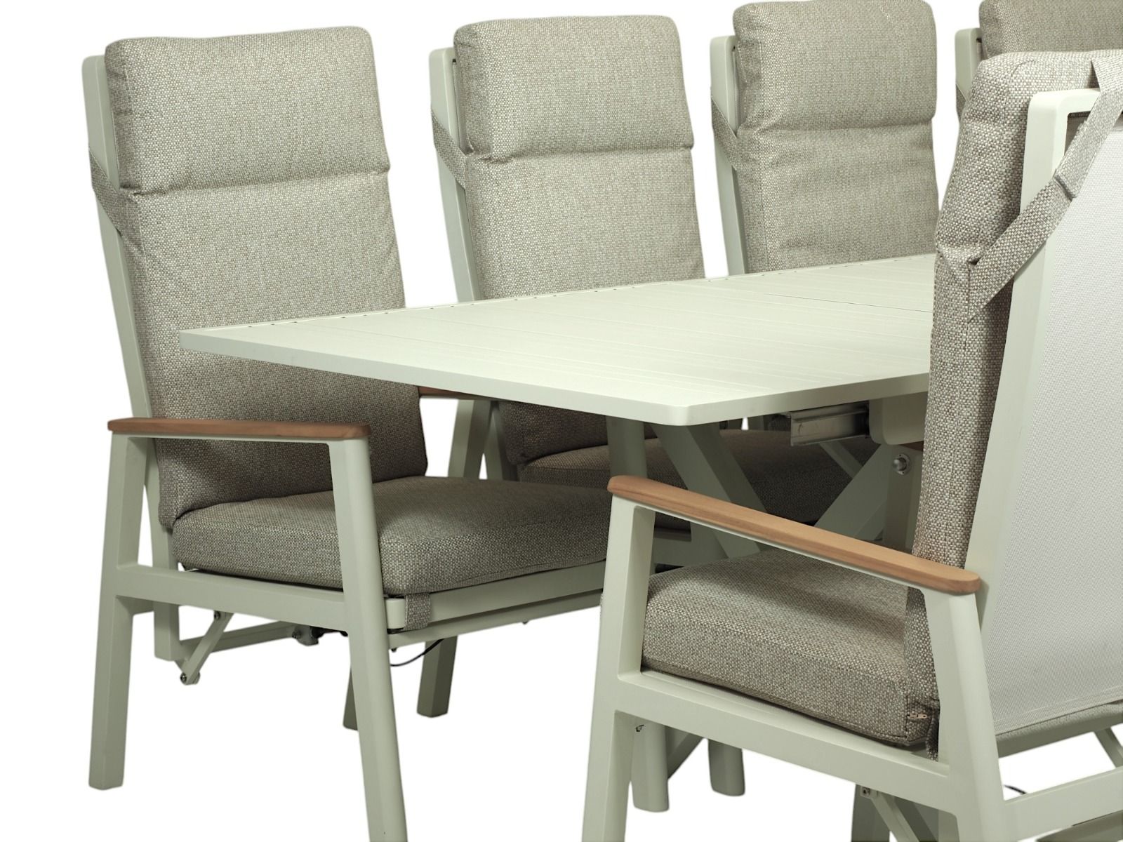 Hanko ruokaryhmä jatkopöydällä ulos