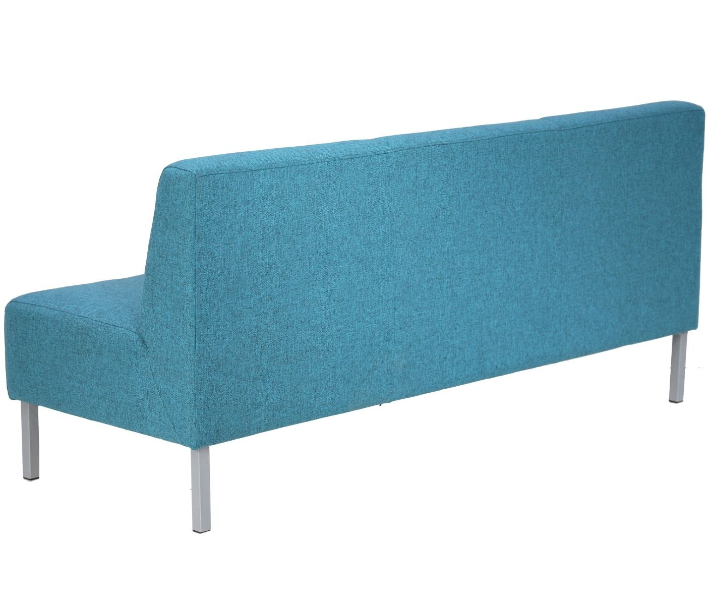 Herrala julkitilan sohvat, eri kokoja ja värejä