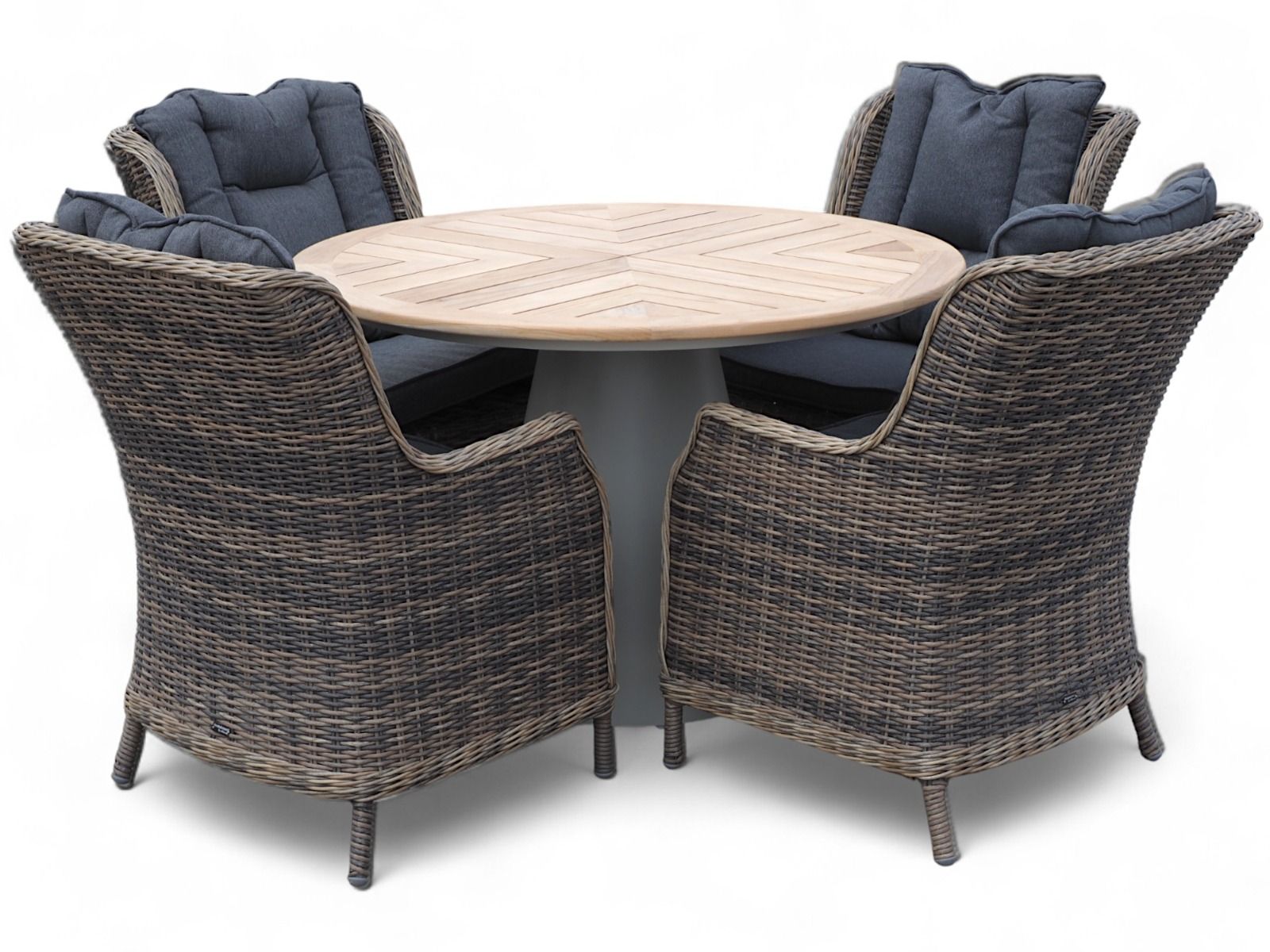 Hugo pyöreä ruokaryhmä Osborne polyrottinkituoleilla