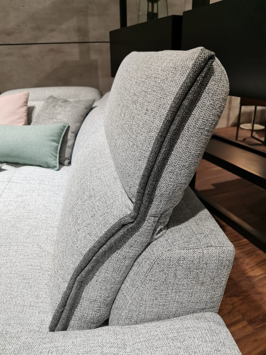 Scandic kulmasohva sähkömekanismeilla