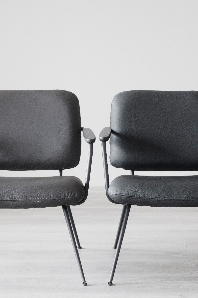 Rowico Prescott tuoli, musta nahka