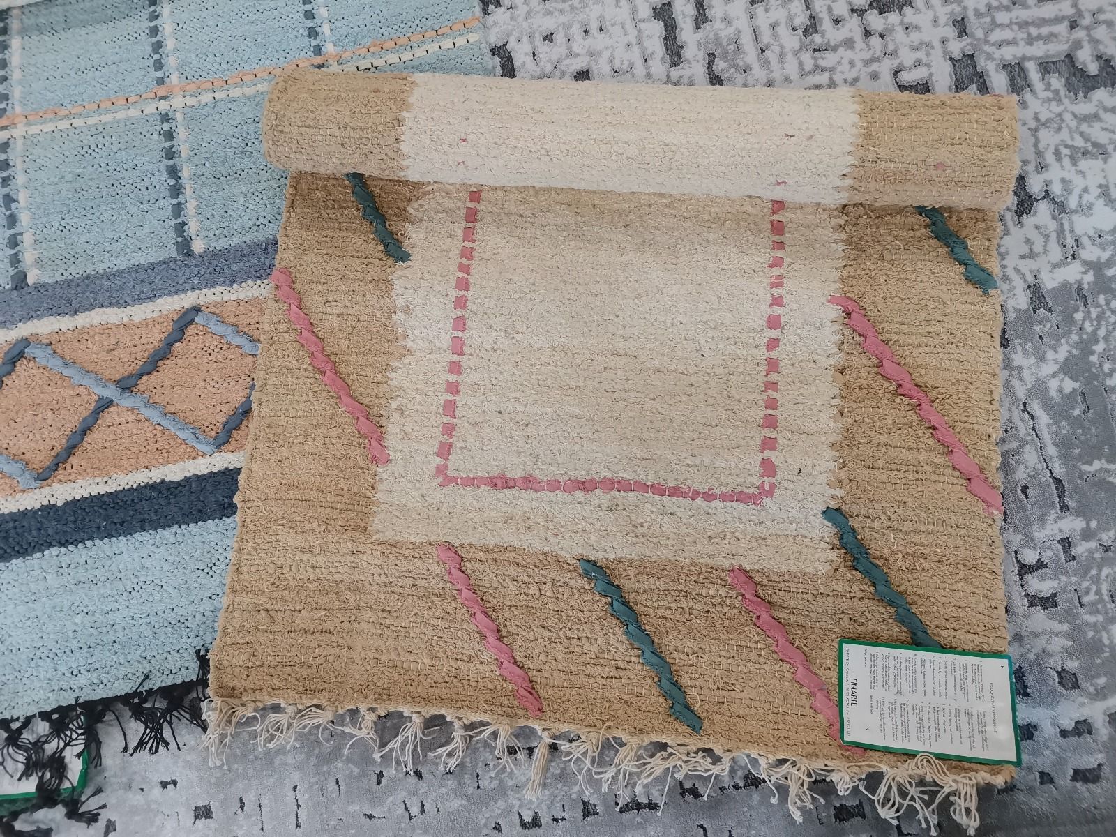 Eija Rasinmäki Reneissance matto, eri kokoja