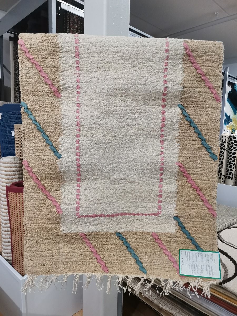 Eija Rasinmäki Reneissance matto, eri kokoja