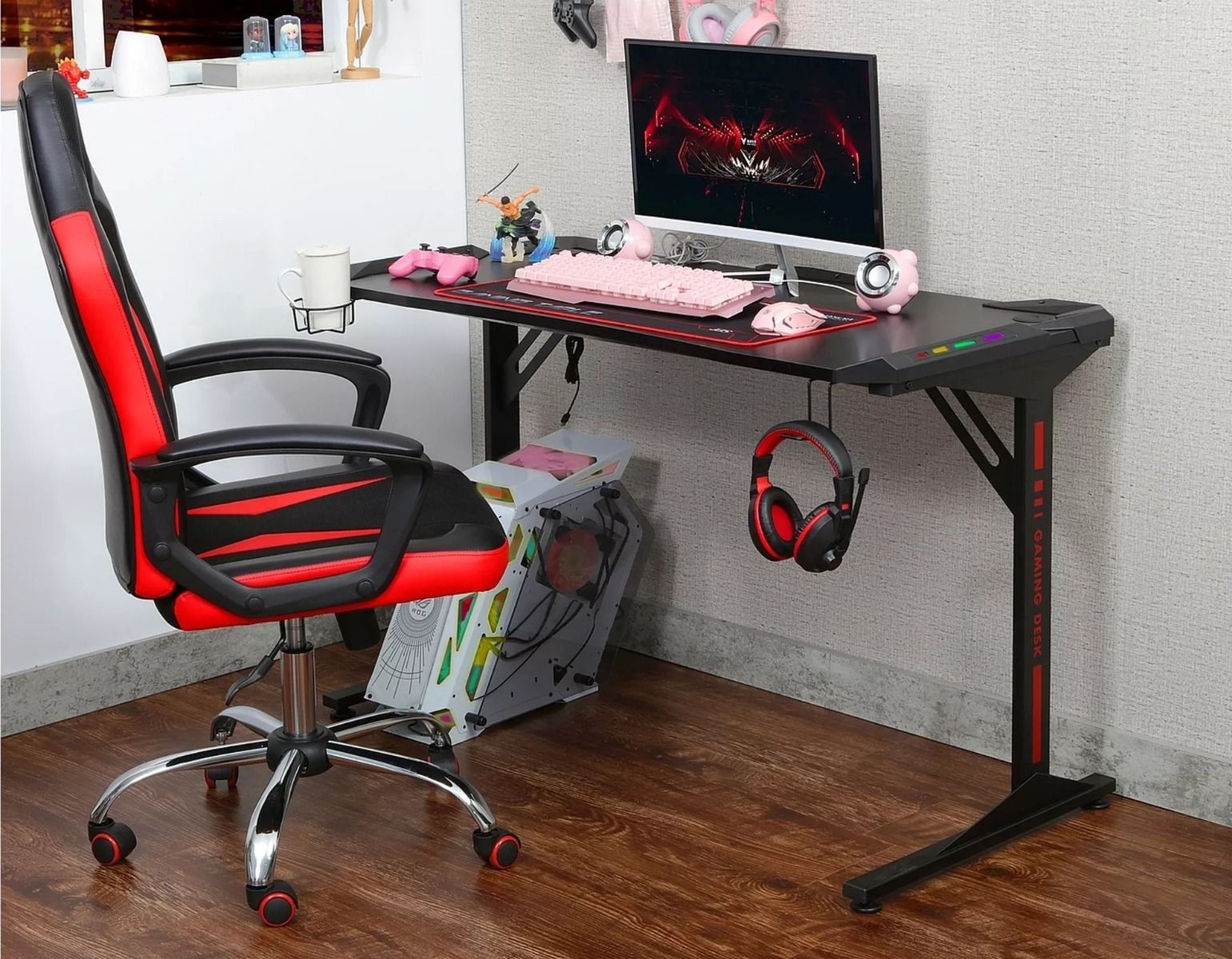 Pelipöytä valoilla ja telineillä