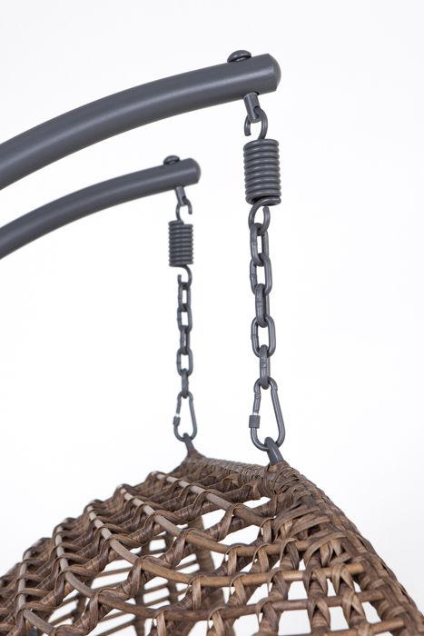 Kahden istuttava Pattaya riipputuoli, ruskea