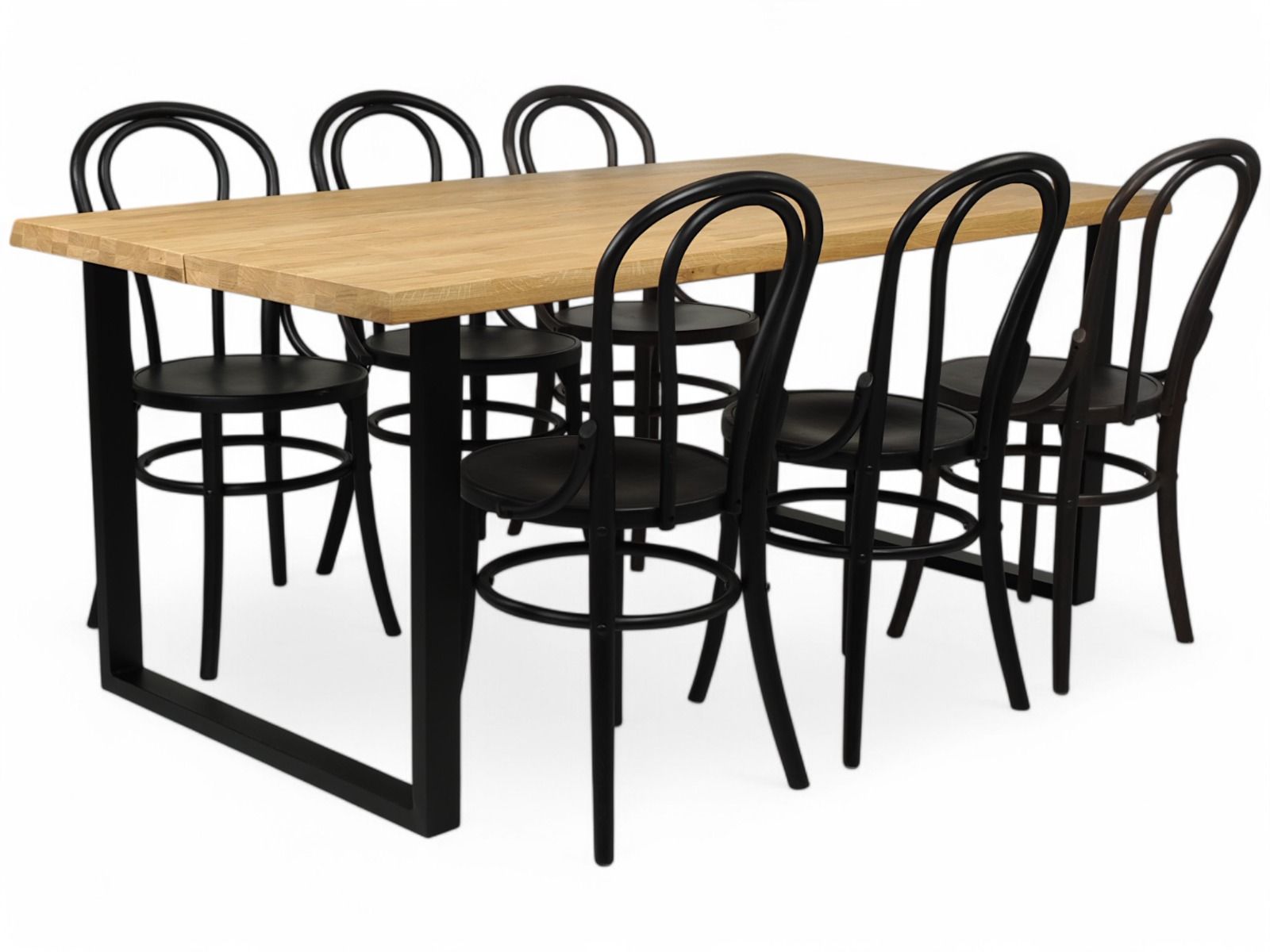 Koski tammi ruokaryhmä kuudella wieniläistuolilla