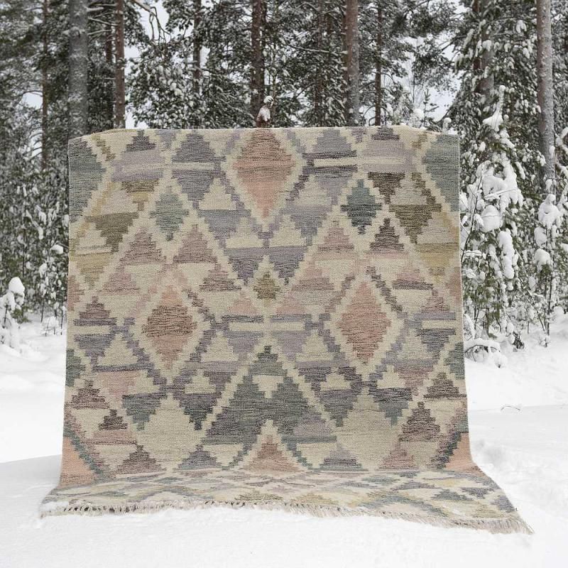 Leea villamatto, eri kokoja