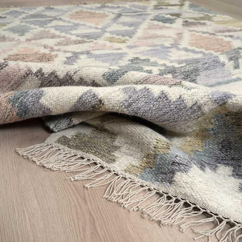 Leea villamatto, eri kokoja