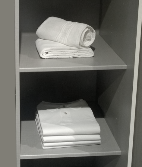 Lisähyllyt komeroihin