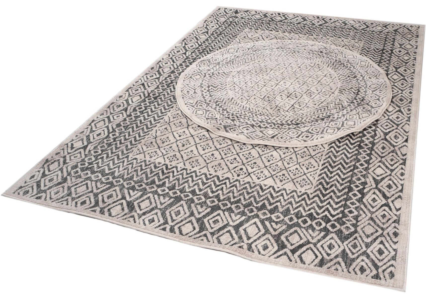 Livia matto, eri kokoja