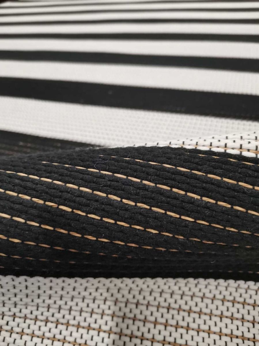 Irma Ylitalo Lumia musta/valkoinen, 160x230cm