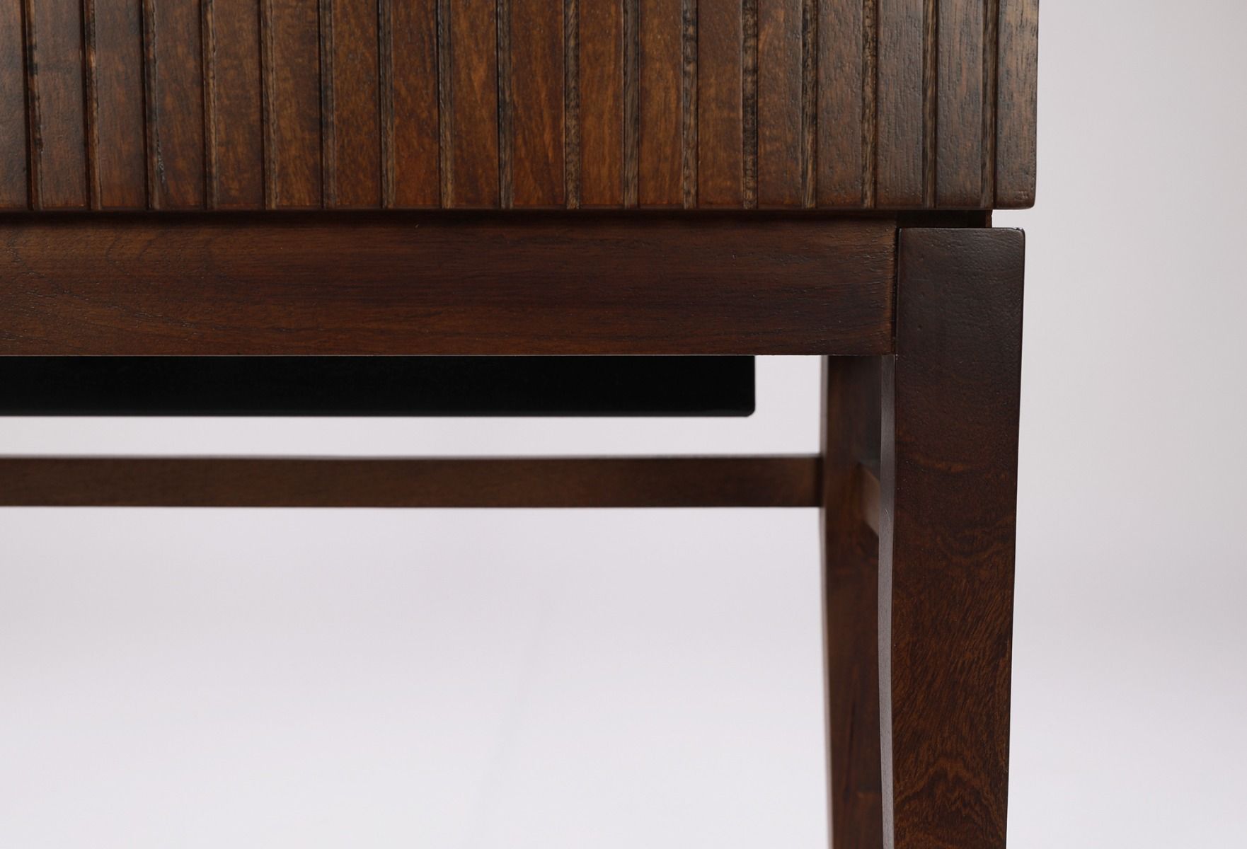 Mango kaappi ruskea 90cm