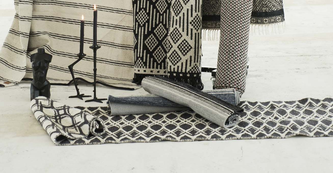 Svanefors Staffan 70x240 cm, musta-valkoinen