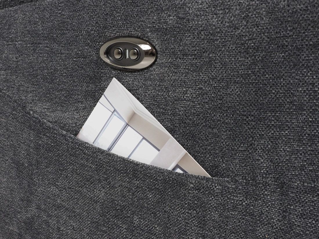 Iisa sähkömekanismituoli, tummanharmaa kangas