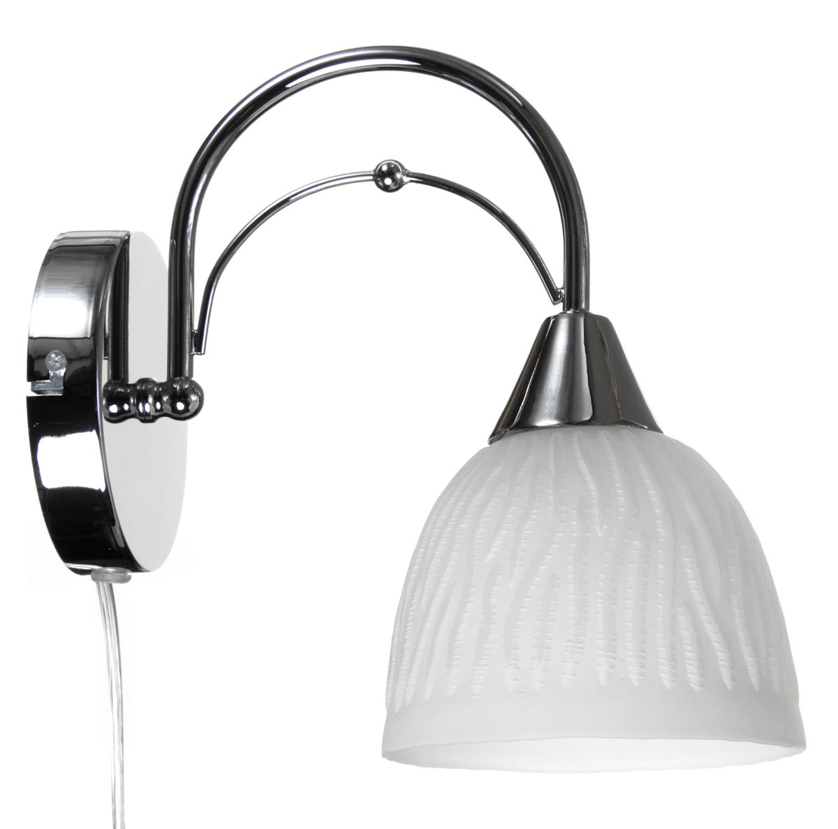 Mira seinävalaisin on tyylikäs yhdistelmä modernia kromipintaa ja etsattua, aaltoilevaa lasia, joka suodattaa valon pehmeästi ja kauniisti. Se on erinomainen valinta lisävaloksi esimerkiksi eteiseen tai lukuvaloksi sängyn viereen.