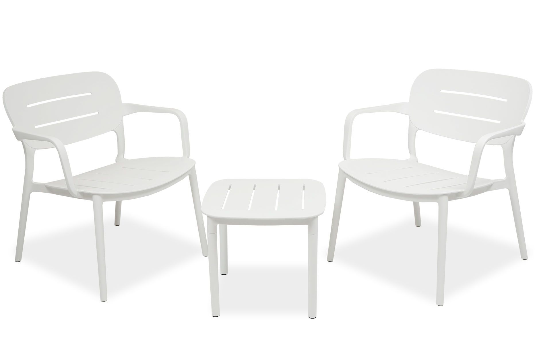 Valkoinen terassisetti kahdelle tuolit ja pöytä