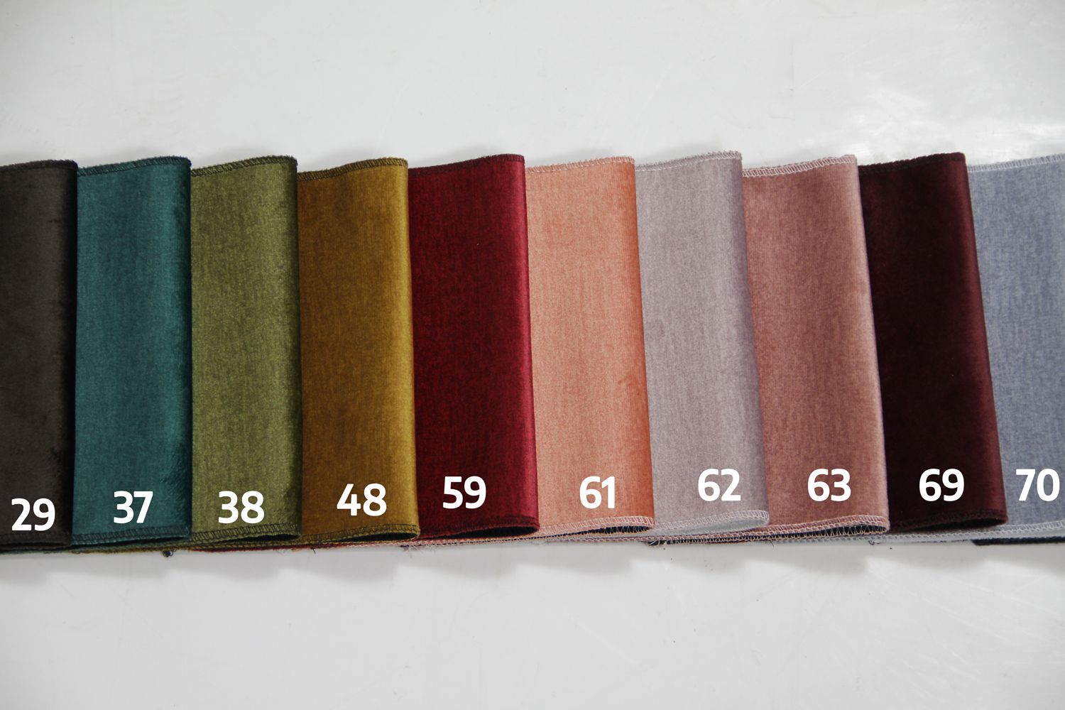 Howard samettisohva 3-istuttava, eri värejä