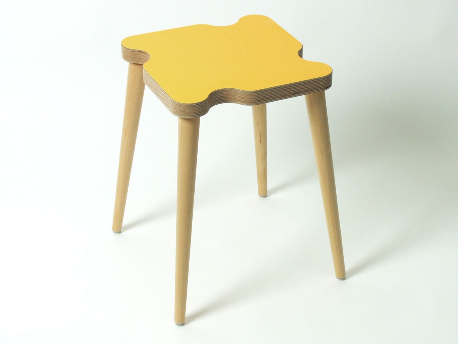 Puulon Mutteri lasten jakkara, eri värejä!