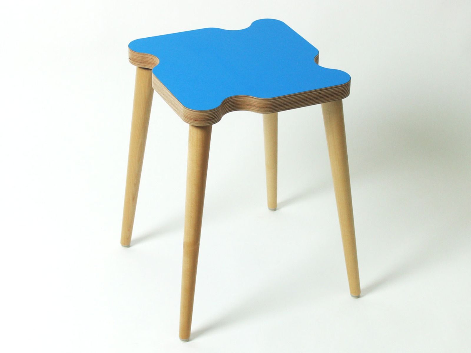 Puulon Mutteri lasten jakkara, eri värejä!