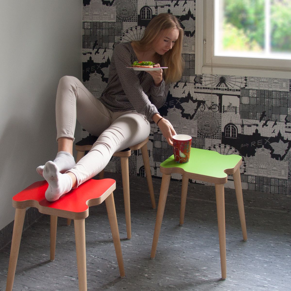 Puulon Mutteri jakkara, eri värejä!