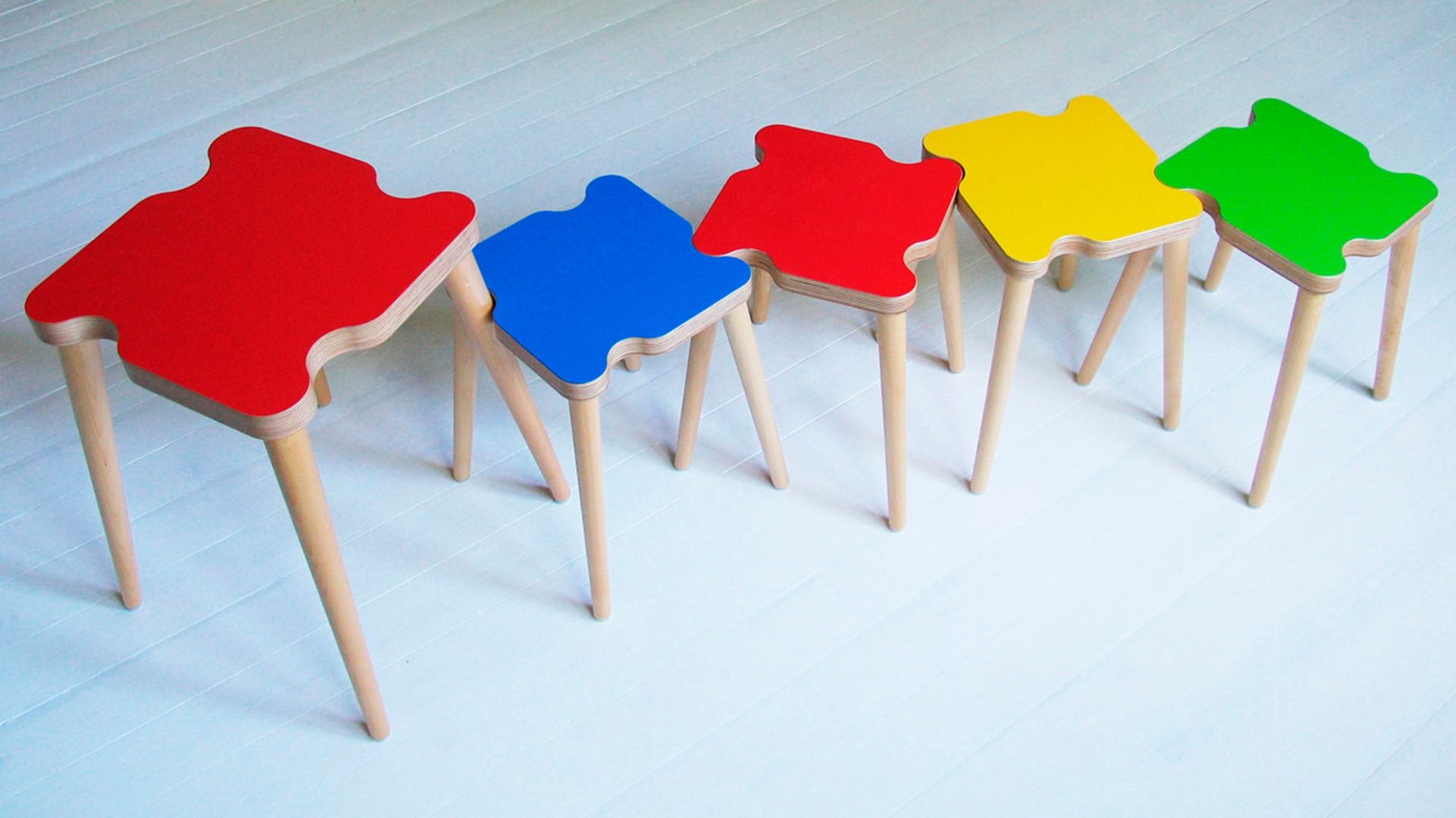 Puulon Mutteri lasten jakkara, eri värejä!