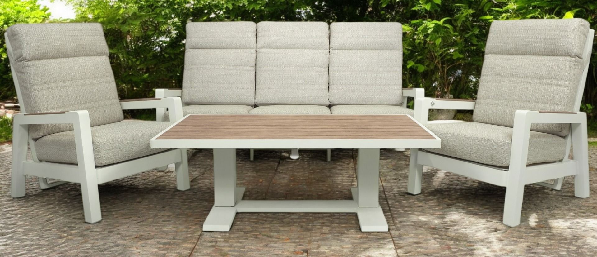 Nauvo sohvaryhmä ulkokäyttöön mekanismeillä, vaalea