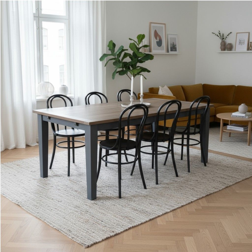 Nottingham pöytä ja kuusi Bistro wieniläistuolia