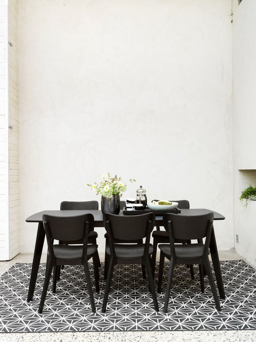 Rowico Kato tuoli, musta/ tummanharmaa