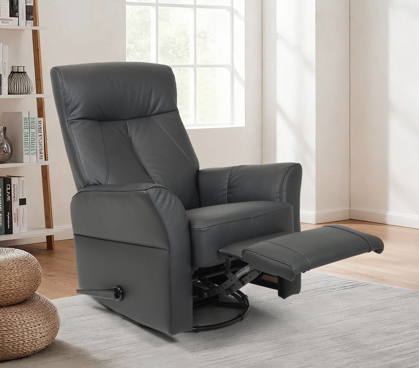 Musta nahka recliner mekanismituoli olohuoneessa