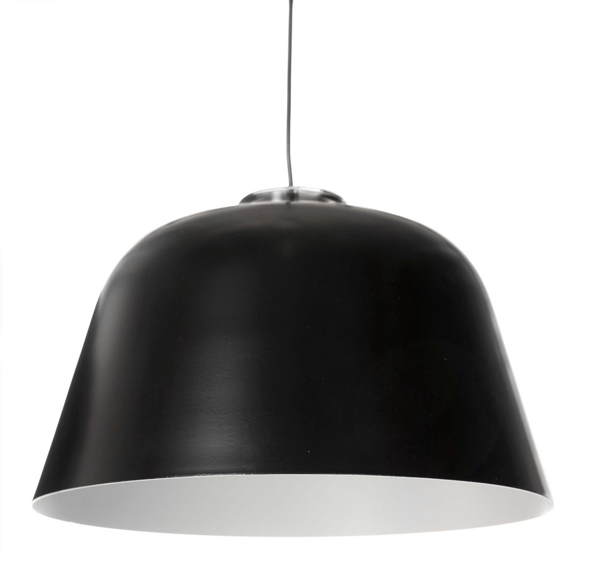 Otva on yksinkertaisen tyylikäs valaisin, joka sopii hyvin keittiön pöydän tai työtason yläpuolelle lisäämään valoa.