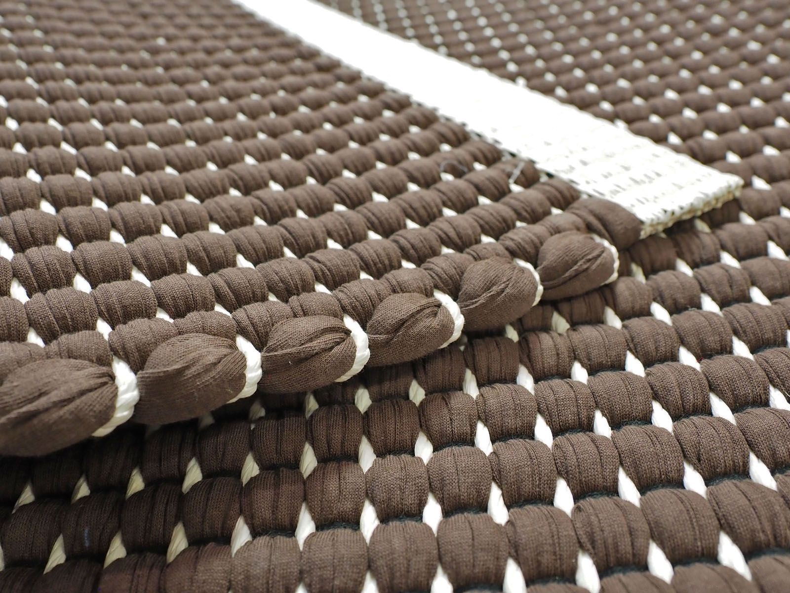 Hanna Korvela Duetto2 matto, ruskea/valk 140x200cm