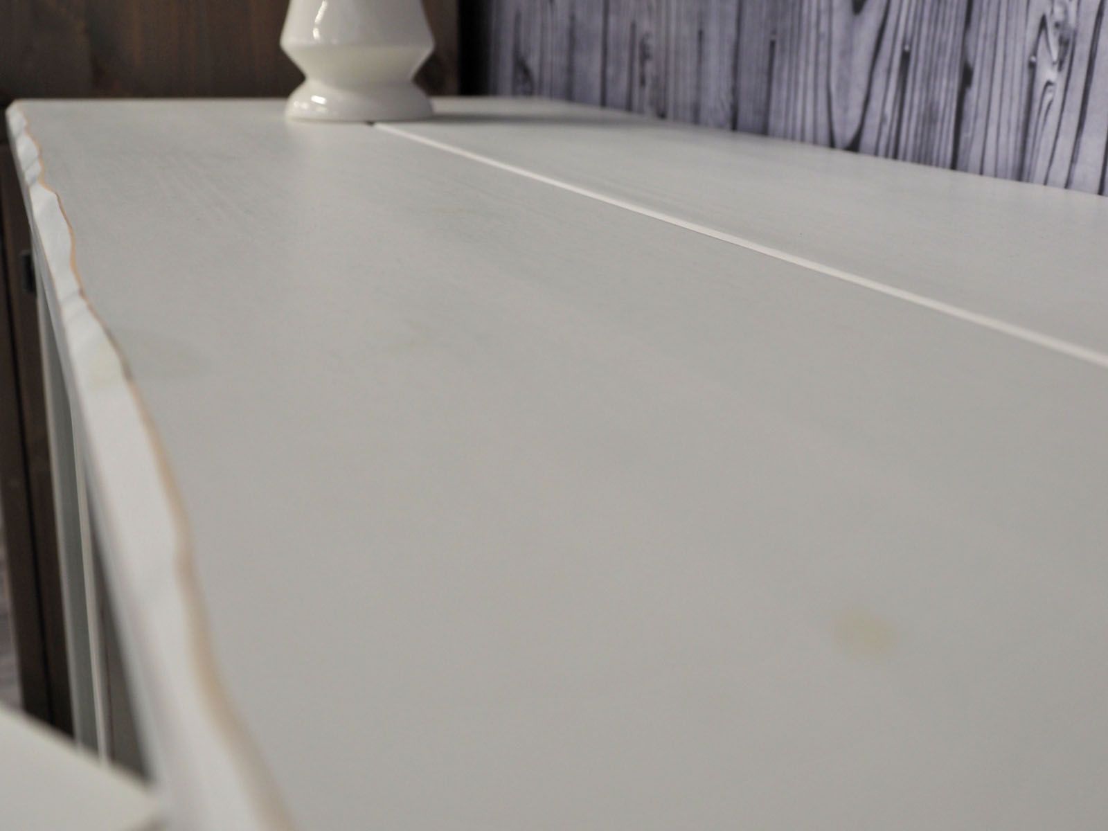 Anttiina -lakeus vitriini, valkoinen