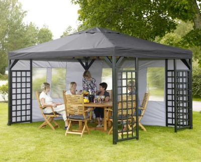 Hov paviljongin varakatto, eri värejä ja kokoja