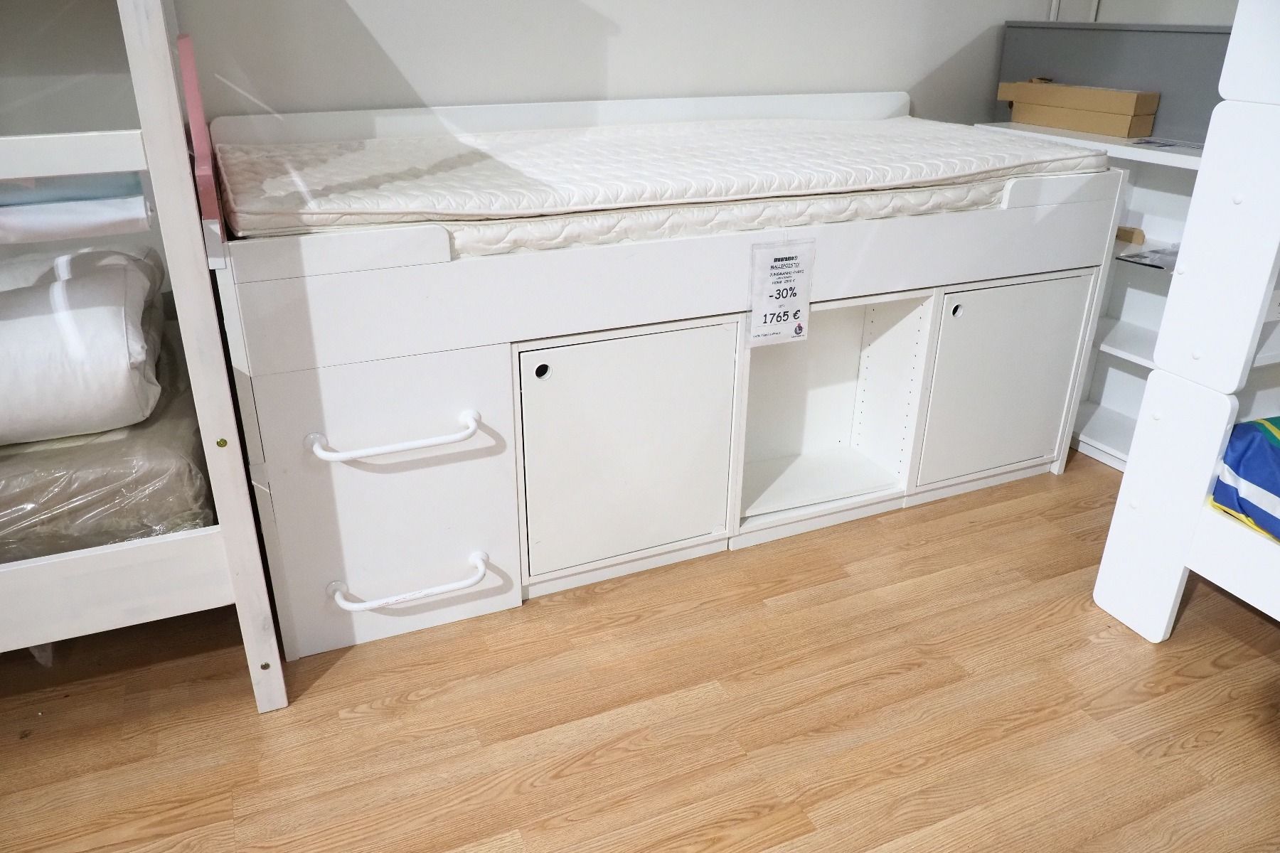 Myymälämalli: Muurame Jungmanni parvi