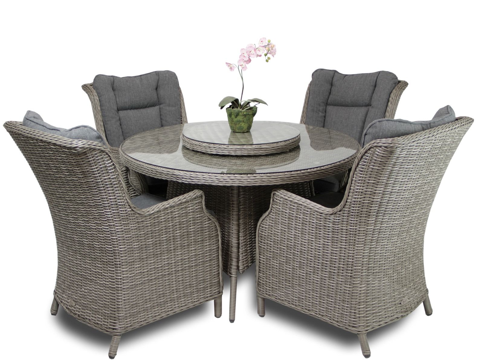 Pyöreä terassipöytä ja neljä tuolia polyrottinkia