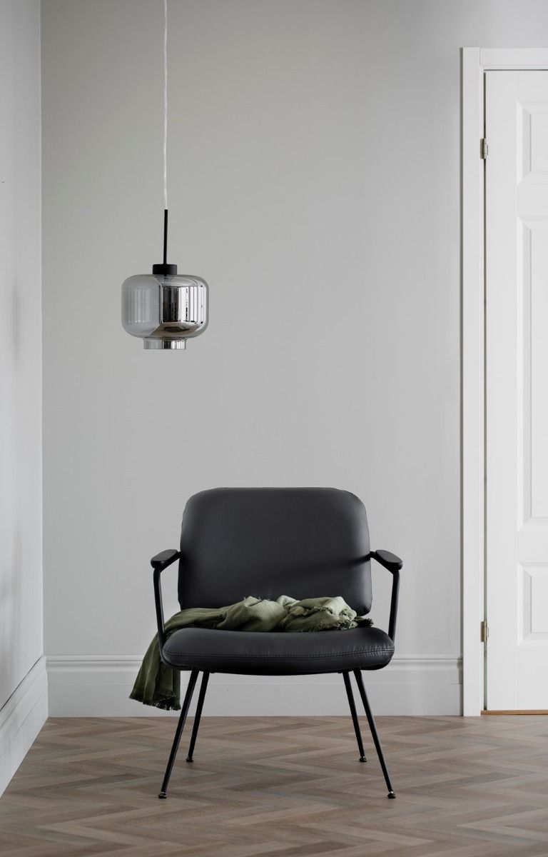 Rowico Prescott tuoli, musta nahka