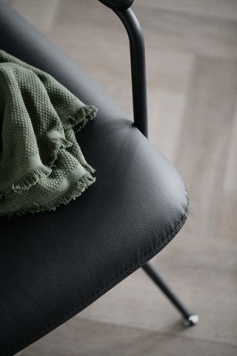 Rowico Prescott tuoli, musta nahka