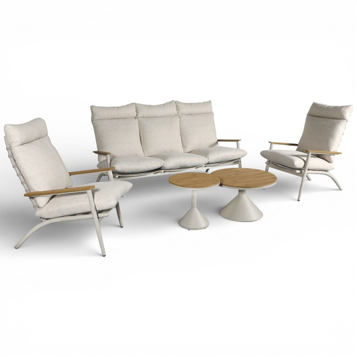 Korkeaselkäiset sohvat ulkokäyttöön vaalealla värillä