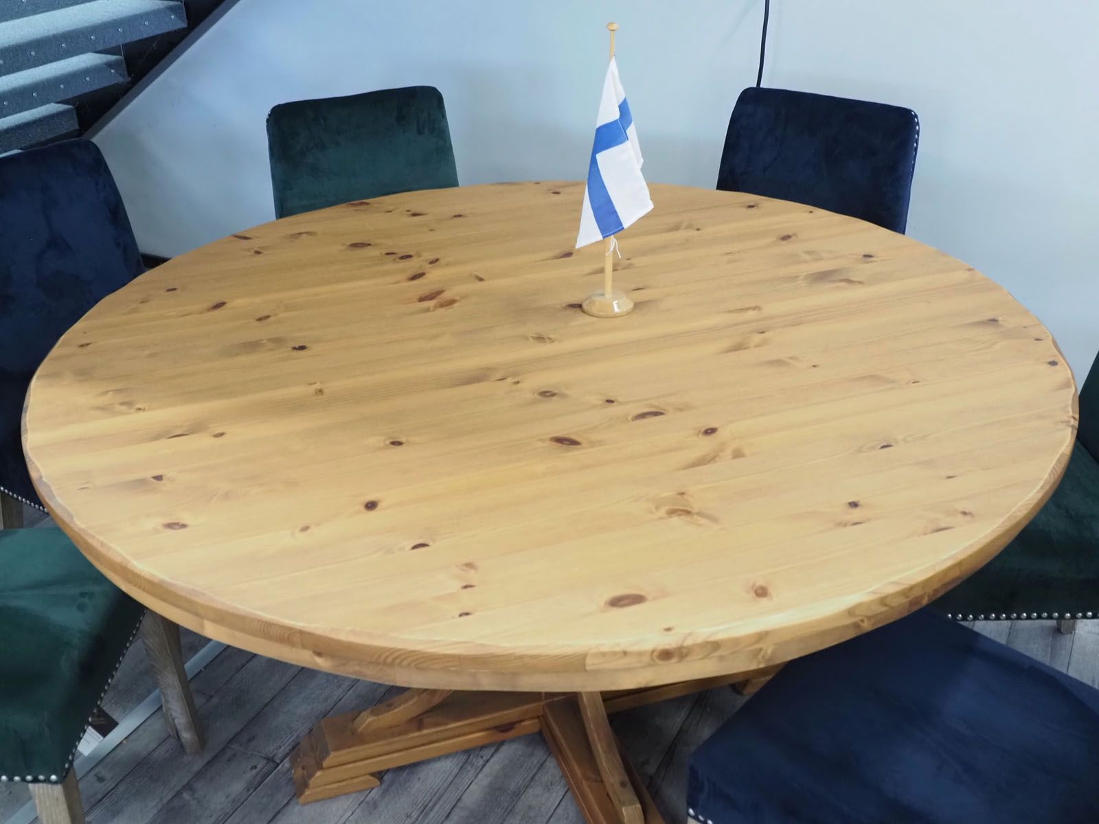 Anttiina Pyöreä ruokailupöytä 150 cm, Hunaja