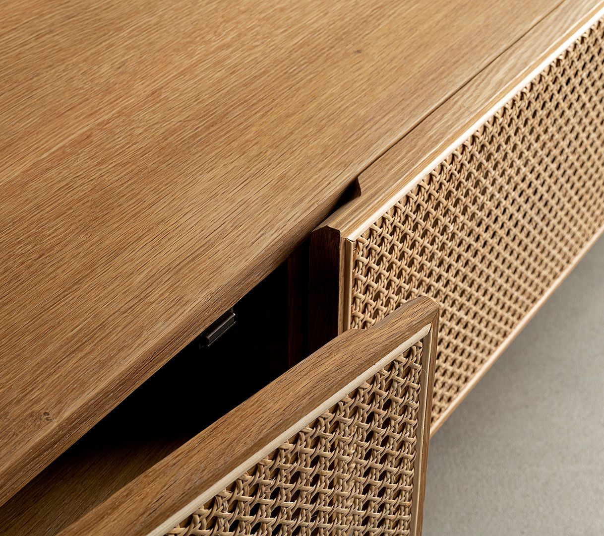 Hans K Racquet-senkki, metallijalat