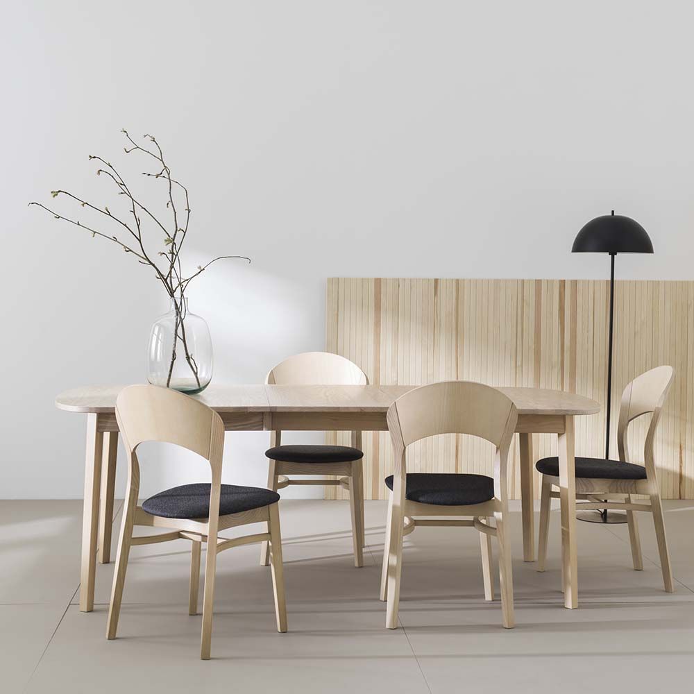 Hans K Rainbow ruokapöytä, 142cm valkolakattu